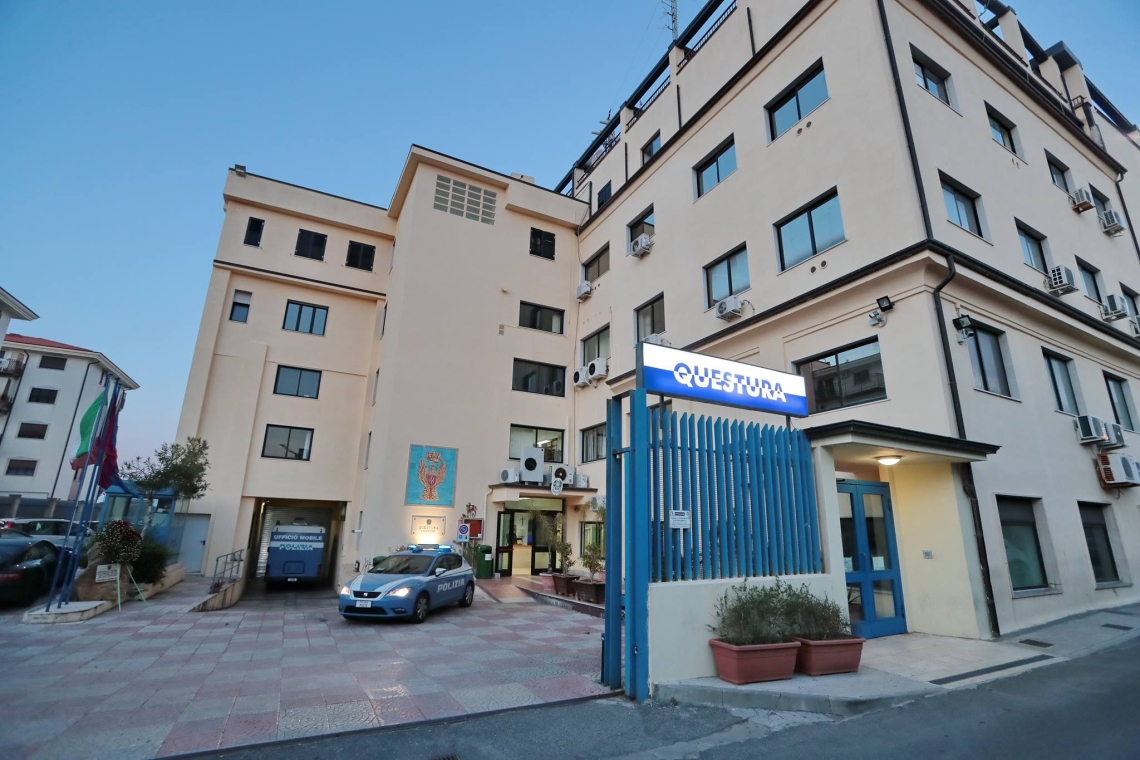 Arrestato 34enne a Crotone per stalking e revenge porn ai danni della ex